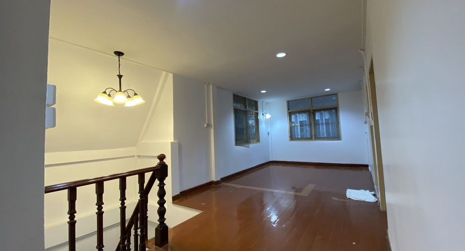 For sale and for rent 3 bedrooms house in Bang Na, Bangkok