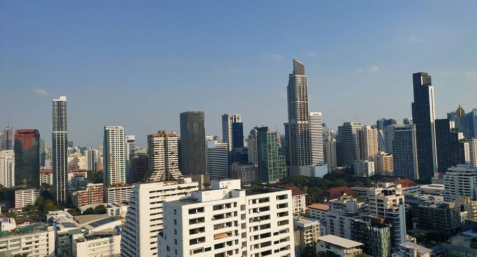 Condo en alquiler de 3 habitaciones en Watthana, Bangkok