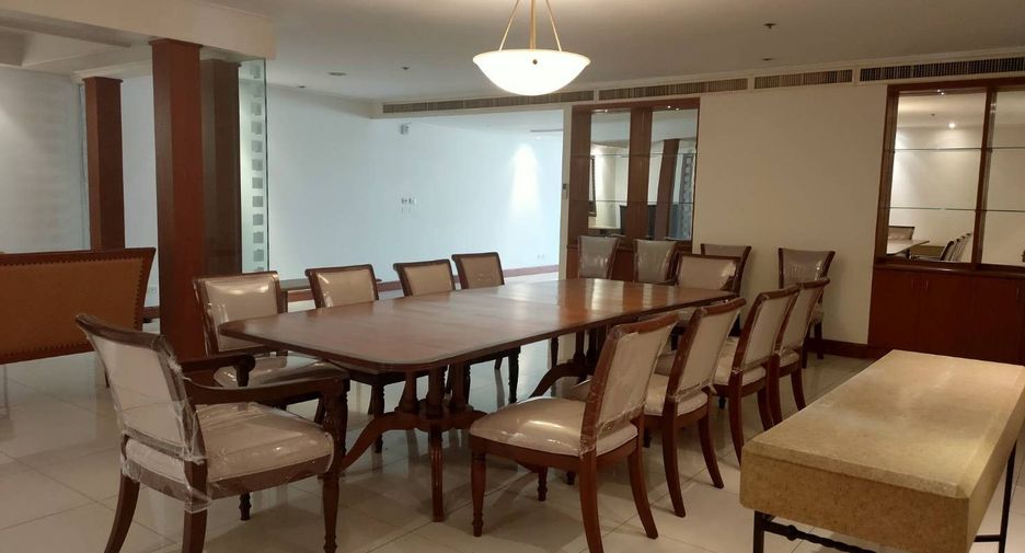 Condo en alquiler de 3 habitaciones en Watthana, Bangkok