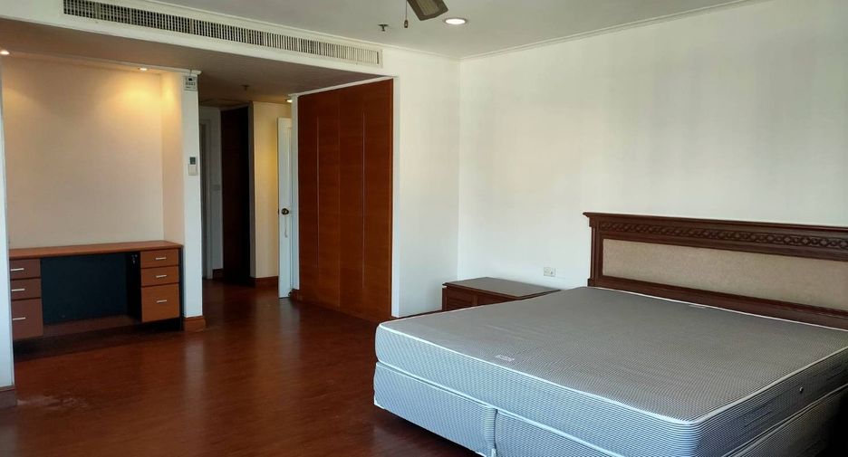 Condo en alquiler de 3 habitaciones en Watthana, Bangkok