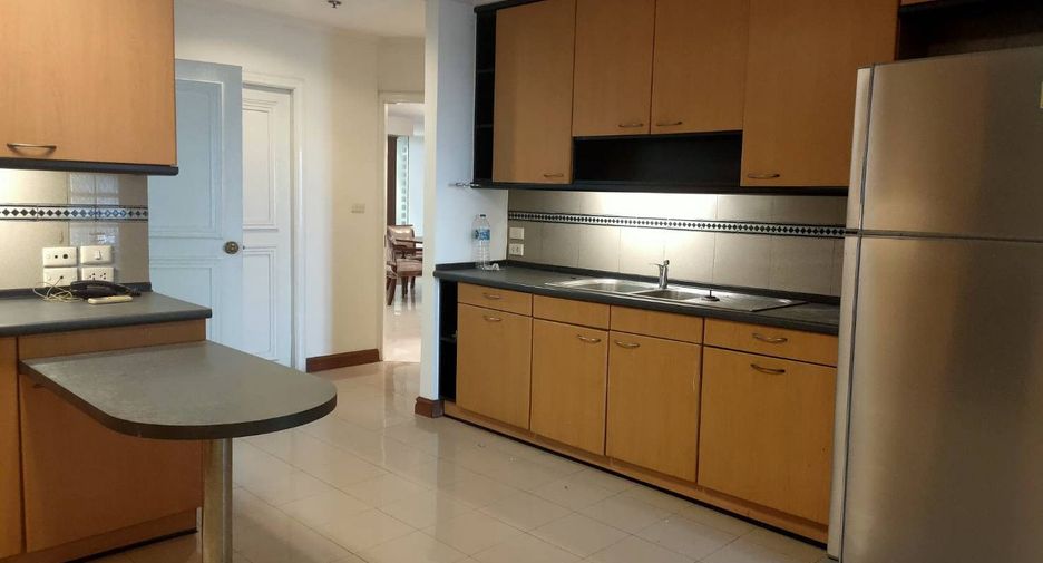 Condo en alquiler de 3 habitaciones en Watthana, Bangkok