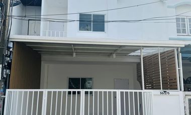 Casa adosada en venta de 2 habitaciones en Nong Khaem, Bangkok