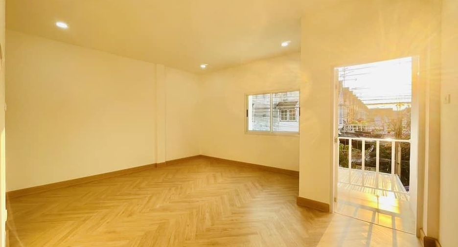 For sale 2 bedrooms townhouse in Nong Khaem, Bangkok