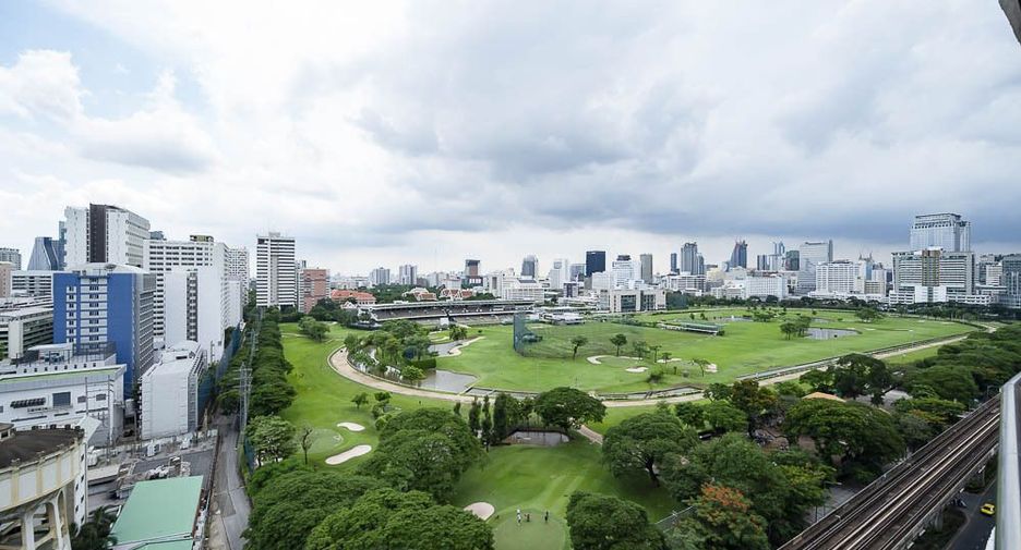 For rent 3 bedrooms condo in Pathum Wan, Bangkok