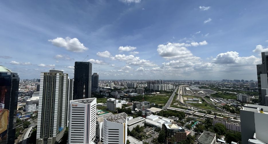 Condo en venta de 2 habitaciones en Huai Khwang, Bangkok