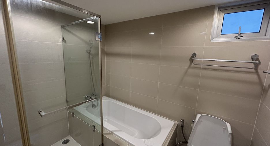 Condo en venta de 2 habitaciones en Huai Khwang, Bangkok