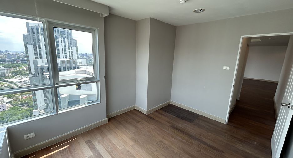 Condo en venta de 2 habitaciones en Huai Khwang, Bangkok