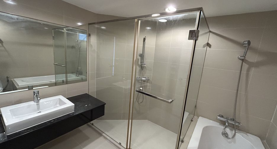 Condo en venta de 2 habitaciones en Huai Khwang, Bangkok