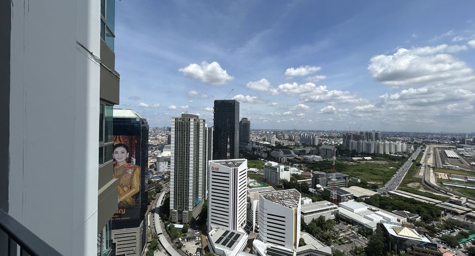 Condo en venta de 2 habitaciones en Huai Khwang, Bangkok