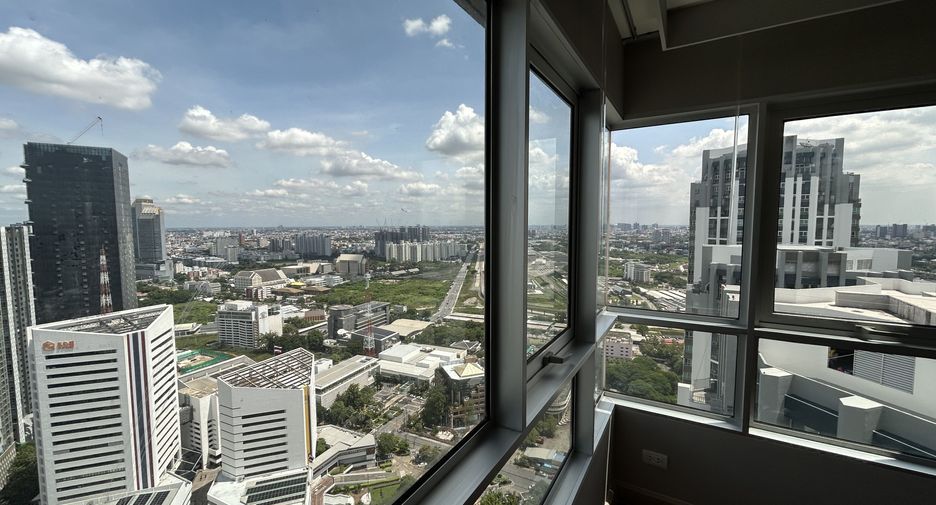 Condo en venta de 2 habitaciones en Huai Khwang, Bangkok