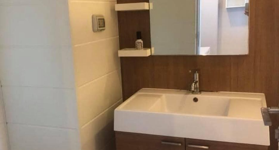 For rent 1 bed condo in Khlong San, Bangkok