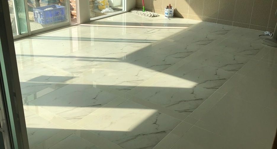 Haus zur Miete mit 3 Zimmer in Thon Buri, Bangkok