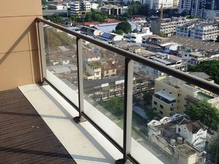 For rent 2 bedrooms condo in Yan Nawa, Bangkok