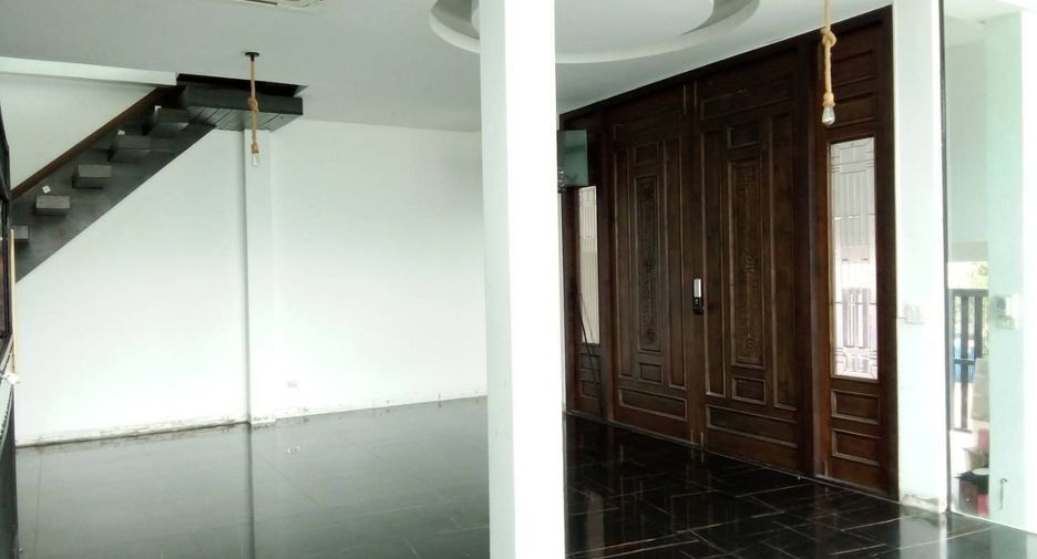 Villa zum Kauf mit 4 Zimmer in Khan Na Yao, Bangkok