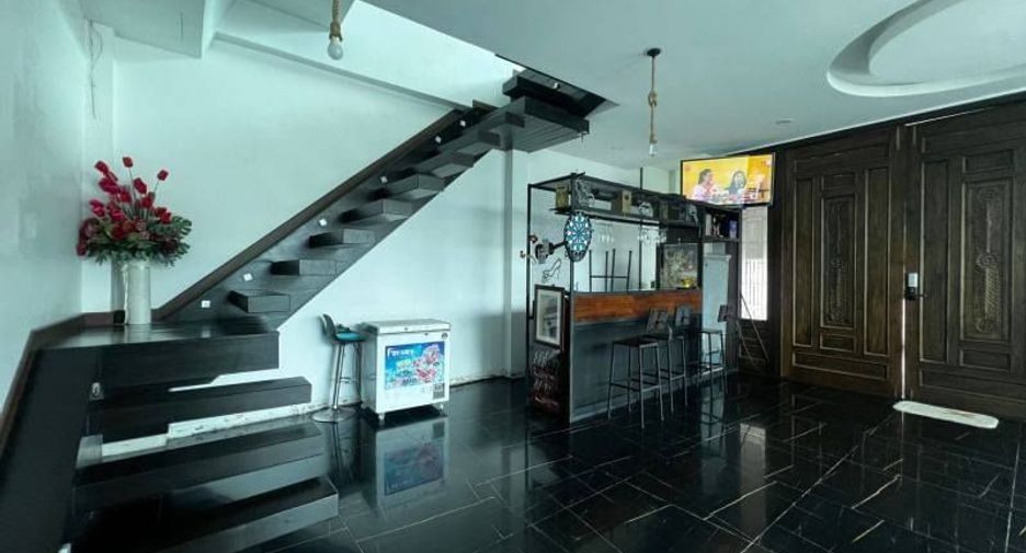 Villa zum Kauf mit 4 Zimmer in Khan Na Yao, Bangkok
