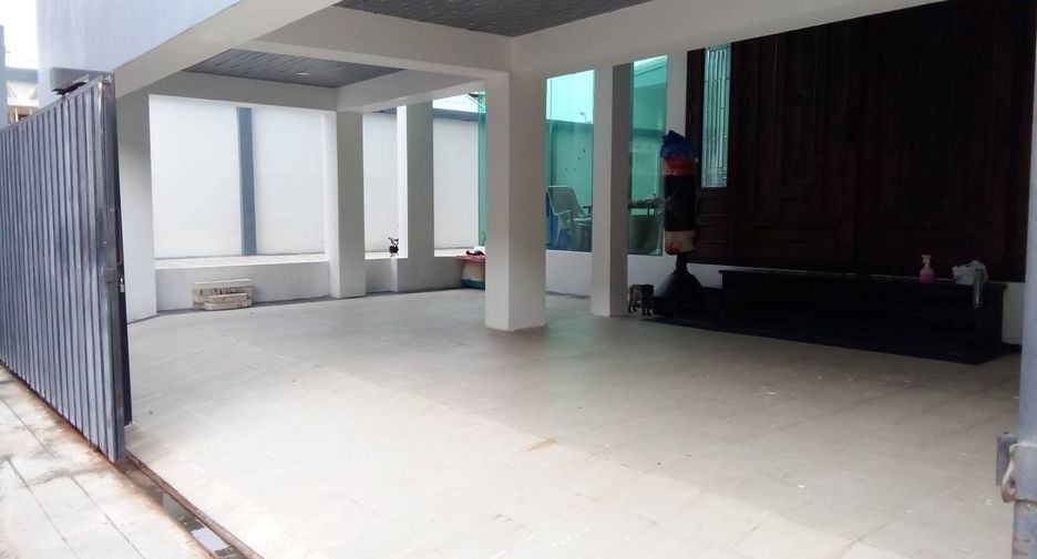 Villa zum Kauf mit 4 Zimmer in Khan Na Yao, Bangkok
