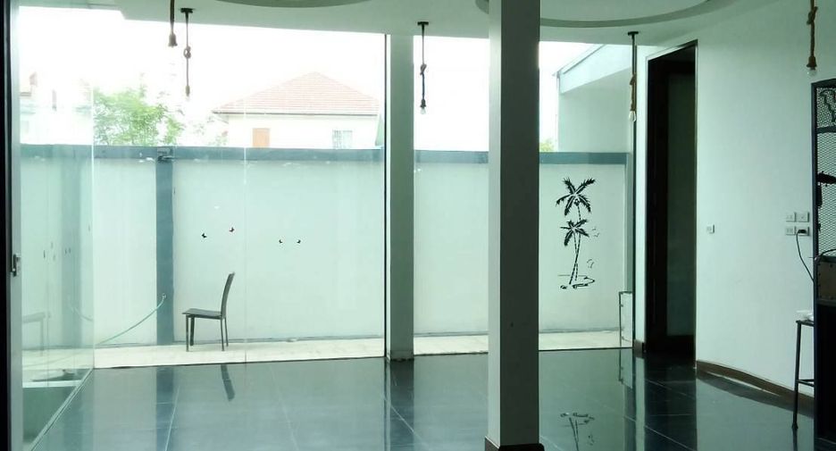 Villa zum Kauf mit 4 Zimmer in Khan Na Yao, Bangkok