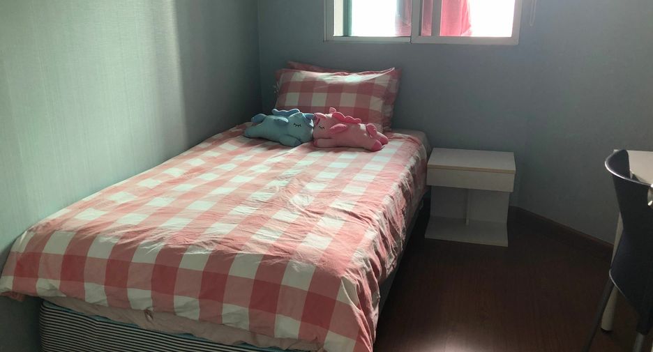 For rent 3 bedrooms condo in Huai Khwang, Bangkok