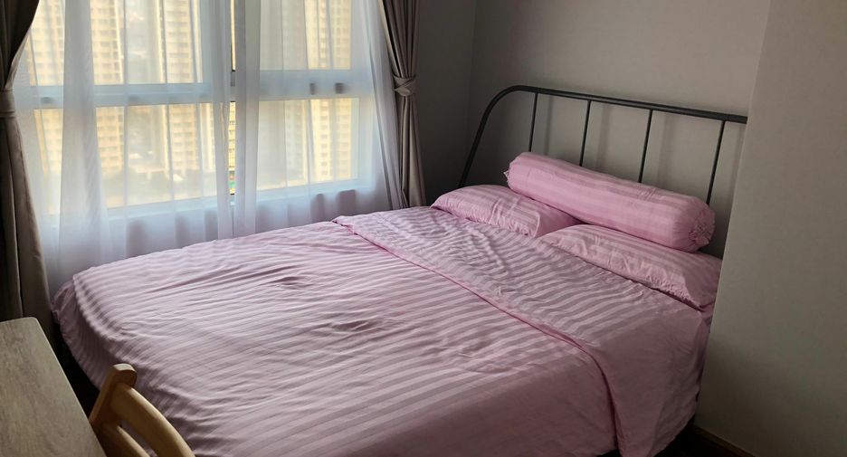 For rent 3 bedrooms condo in Huai Khwang, Bangkok