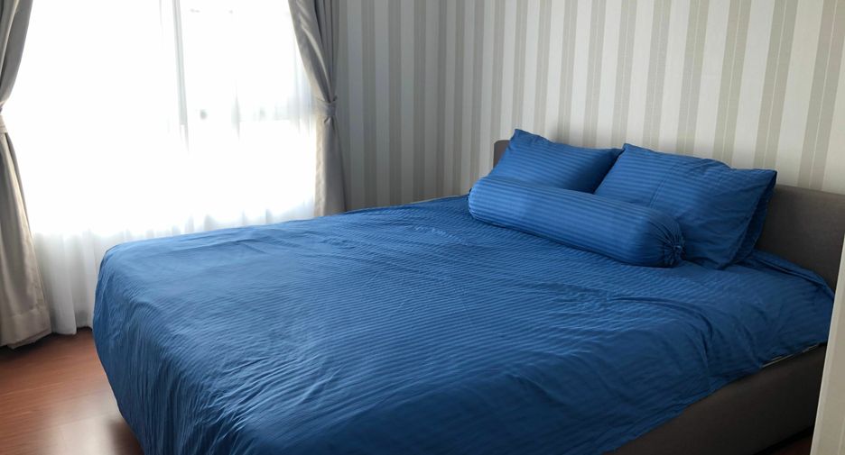 For rent 3 bedrooms condo in Huai Khwang, Bangkok
