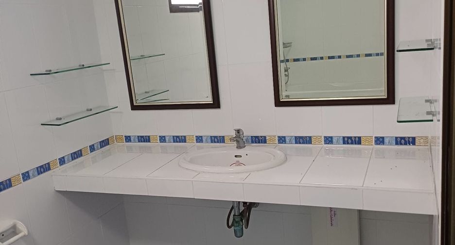 Casa en venta de 5 habitaciones en Bang Lamung, Chonburi