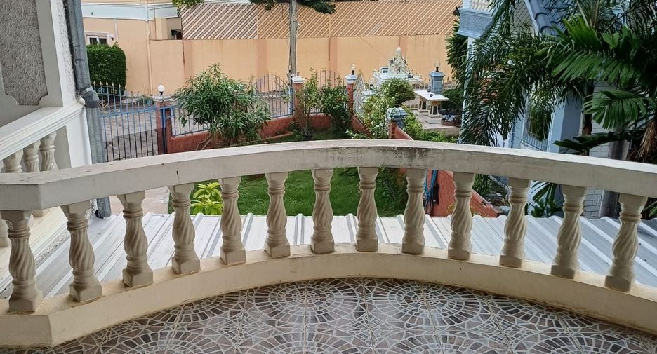 Casa en venta de 5 habitaciones en Bang Lamung, Chonburi