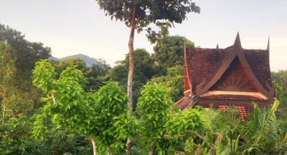 For sale 5 bedrooms villa in Thai Mueang, Phang Nga