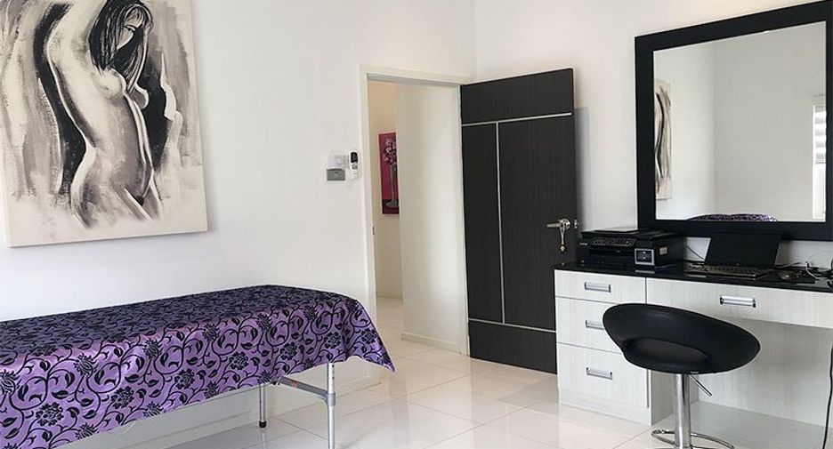 For sale 3 bedrooms villa in Hua Hin, Prachuap Khiri Khan