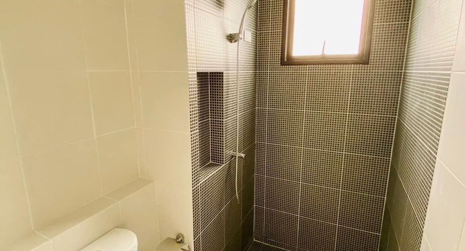 For rent 3 bedrooms townhouse in Sai Mai, Bangkok