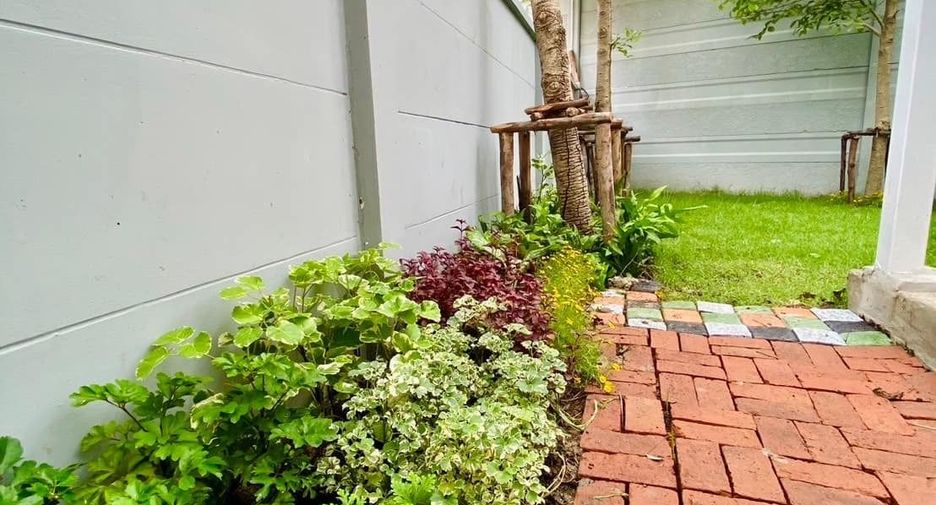 For rent 3 bedrooms townhouse in Sai Mai, Bangkok