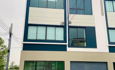 For rent 3 bedrooms townhouse in Sai Mai, Bangkok