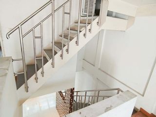 Продажа 3 спальни таунхаус в Щанг Тхонгланг, Бангкок