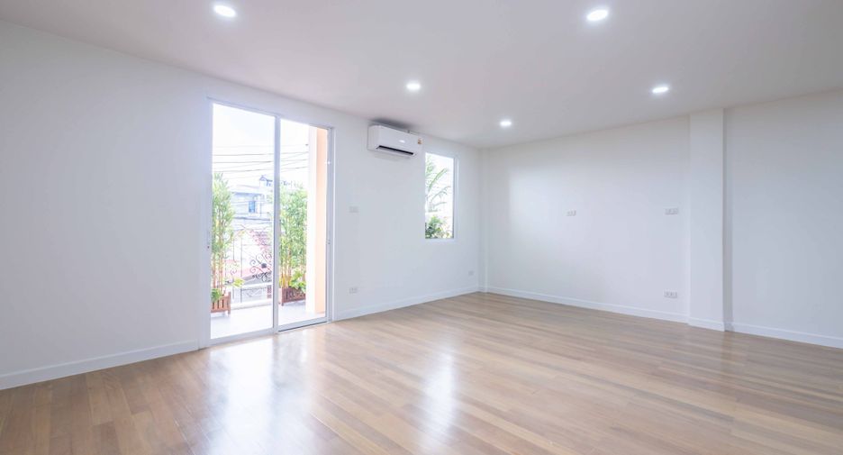 For sale 3 bedrooms townhouse in Mueang Phuket, Phuket