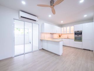 出售 3 卧室 联排别墅 在 Phuket Town, 普吉