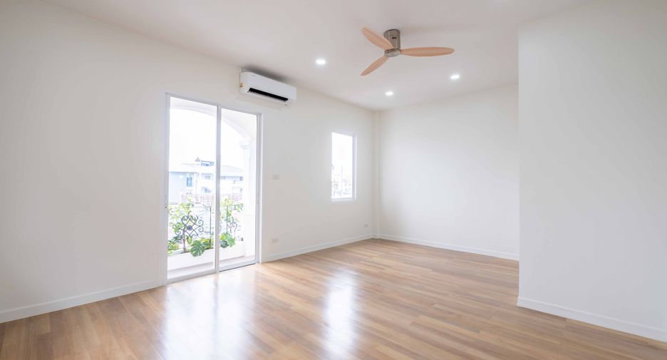 For sale 3 bedrooms townhouse in Mueang Phuket, Phuket
