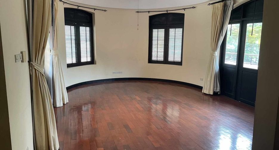 For sale 4 bedrooms house in Bang Lamung, Chonburi
