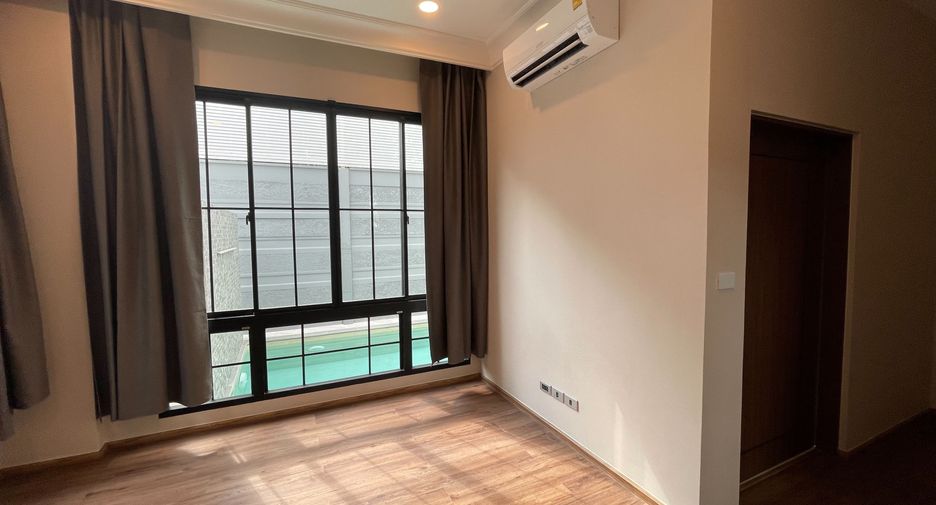 For sale 4 bedrooms house in Thawi Watthana, Bangkok