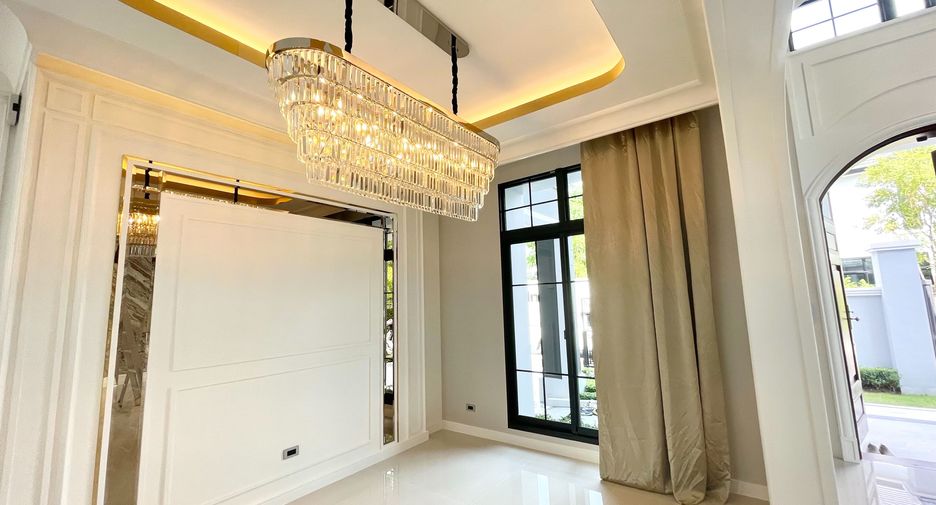 For sale 4 bedrooms house in Thawi Watthana, Bangkok