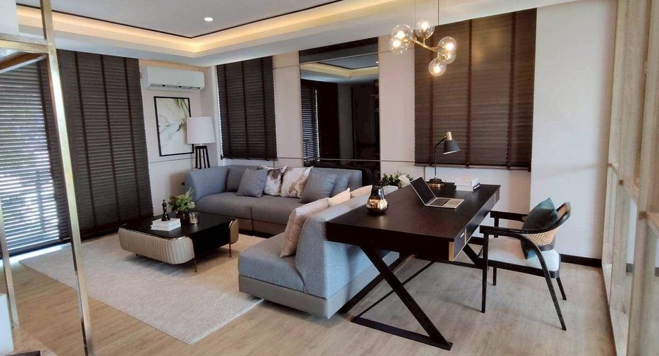 For rent 4 ベッドルーム townhouse in Bang Khen, Bangkok