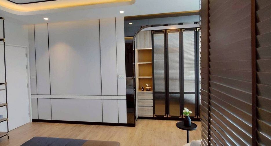 For rent 4 ベッドルーム townhouse in Bang Khen, Bangkok