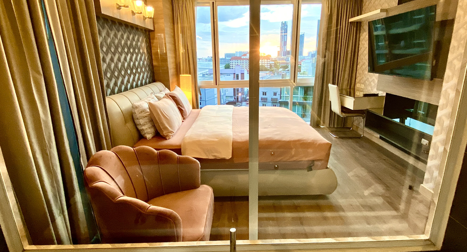 For rent 3 bedrooms condo in Bang Lamung, Chonburi