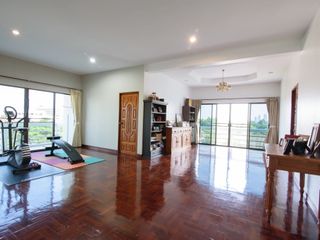 For sale and for rent 5 bedrooms house in Phra Khanong, Bangkok