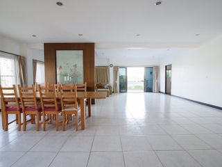 For sale and for rent 5 bedrooms house in Phra Khanong, Bangkok