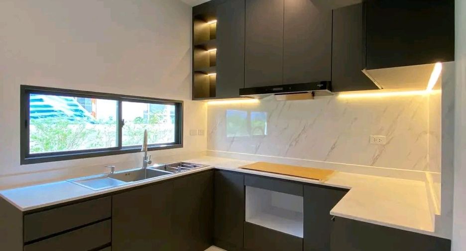 For sale 4 bedrooms house in Pak Kret, Nonthaburi