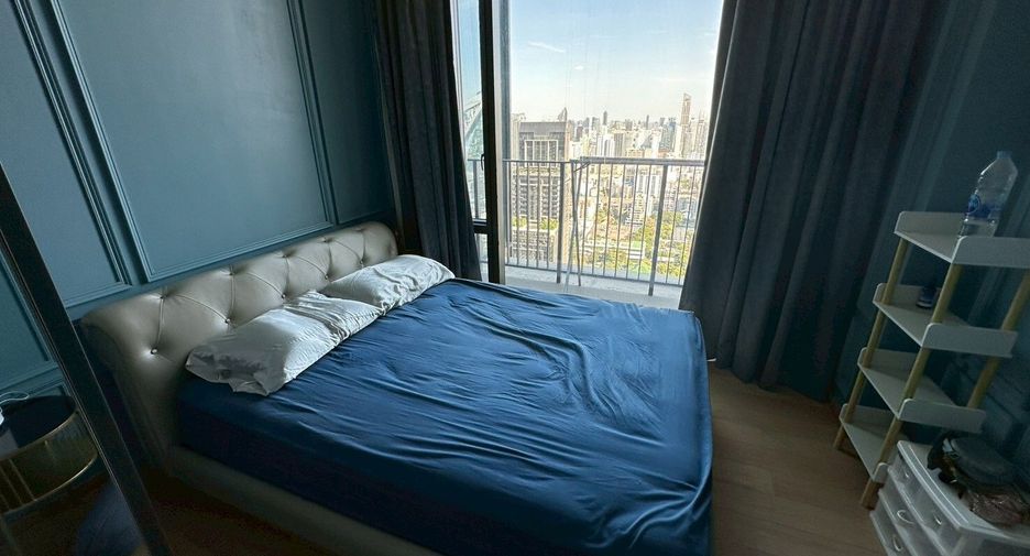 For rent 2 bedrooms condo in Pathum Wan, Bangkok