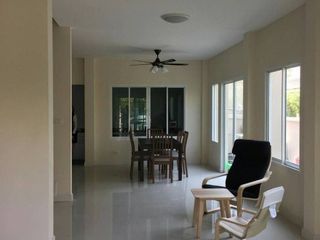 Reihenhaus zum Kauf mit 3 Zimmer in Phasi Charoen, Bangkok