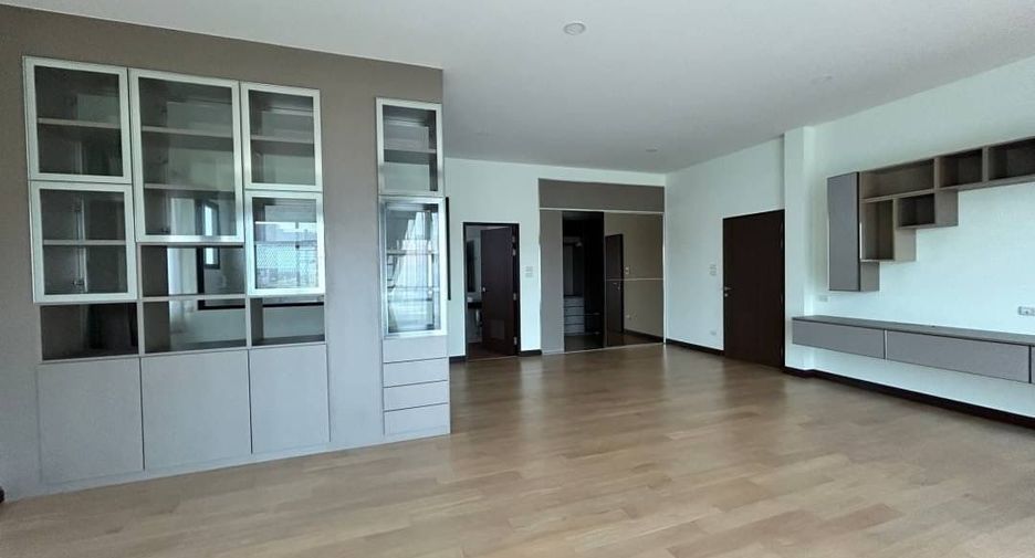 For sale 4 ベッドルーム house in Bang Kapi, Bangkok