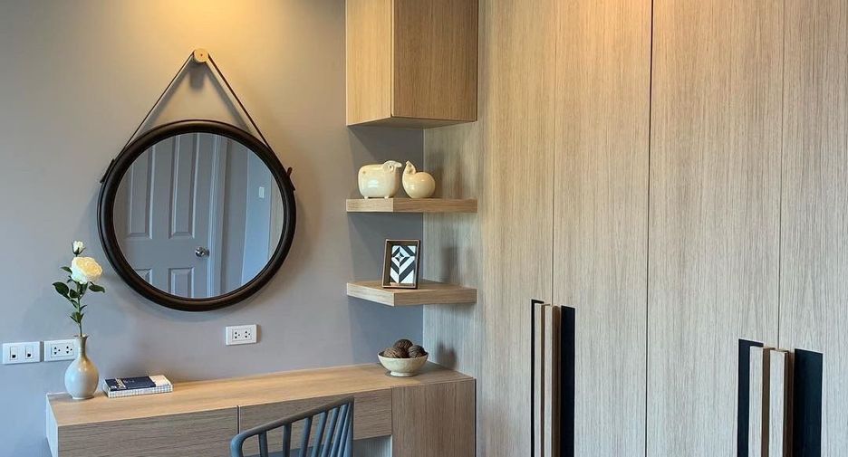 For rent 2 bedrooms condo in Yan Nawa, Bangkok