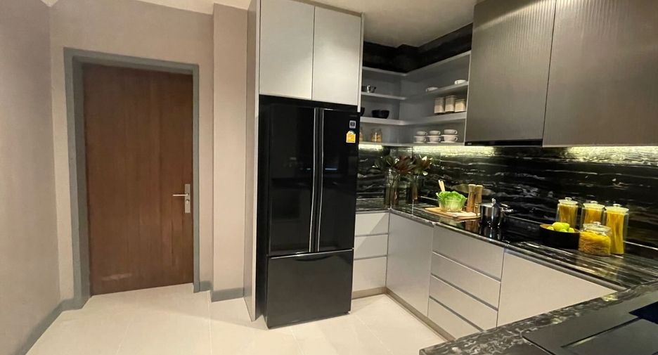 For rent 5 bedrooms house in Suan Luang, Bangkok