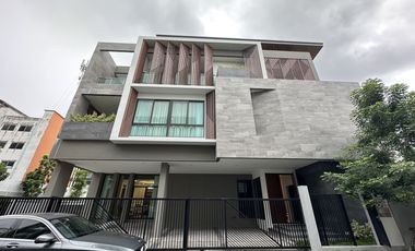 For rent 5 bedrooms house in Suan Luang, Bangkok